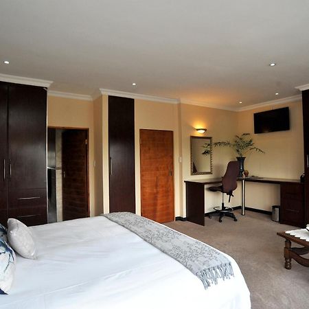 פוצ'פסטרום Sunset Manor Guest House מראה חיצוני תמונה