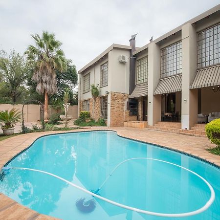פוצ'פסטרום Sunset Manor Guest House מראה חיצוני תמונה