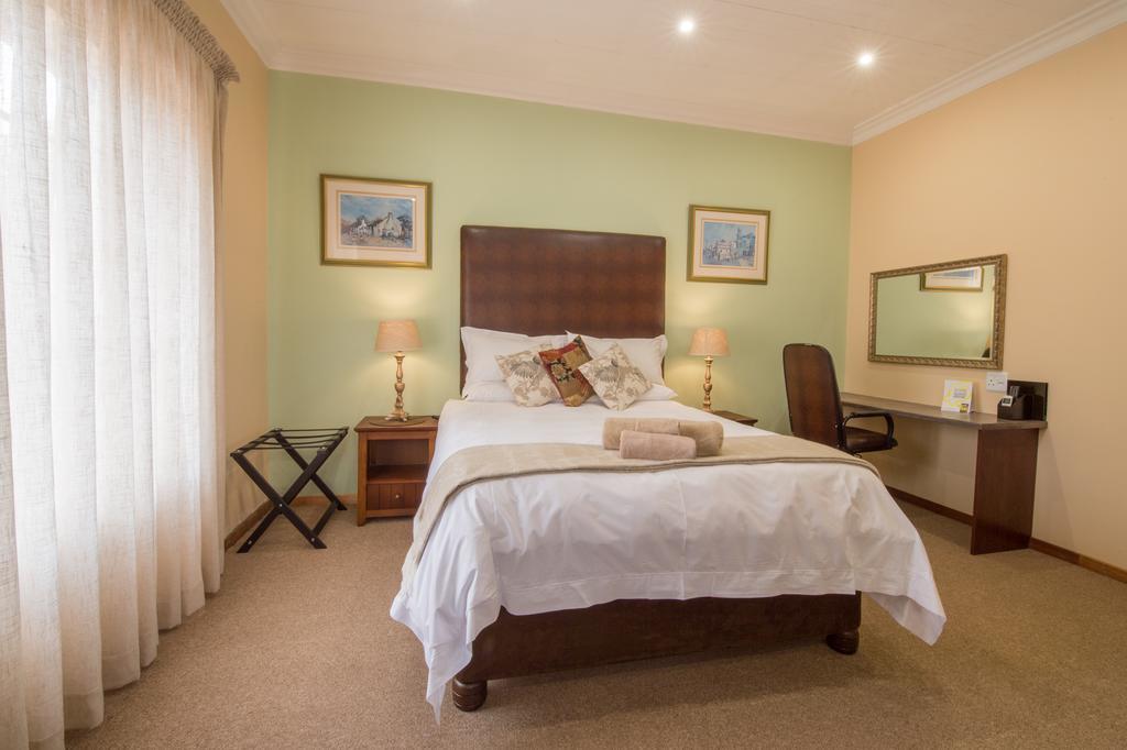 פוצ'פסטרום Sunset Manor Guest House מראה חיצוני תמונה
