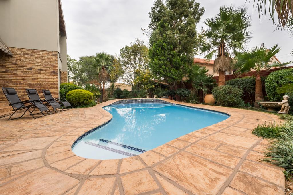 פוצ'פסטרום Sunset Manor Guest House מראה חיצוני תמונה