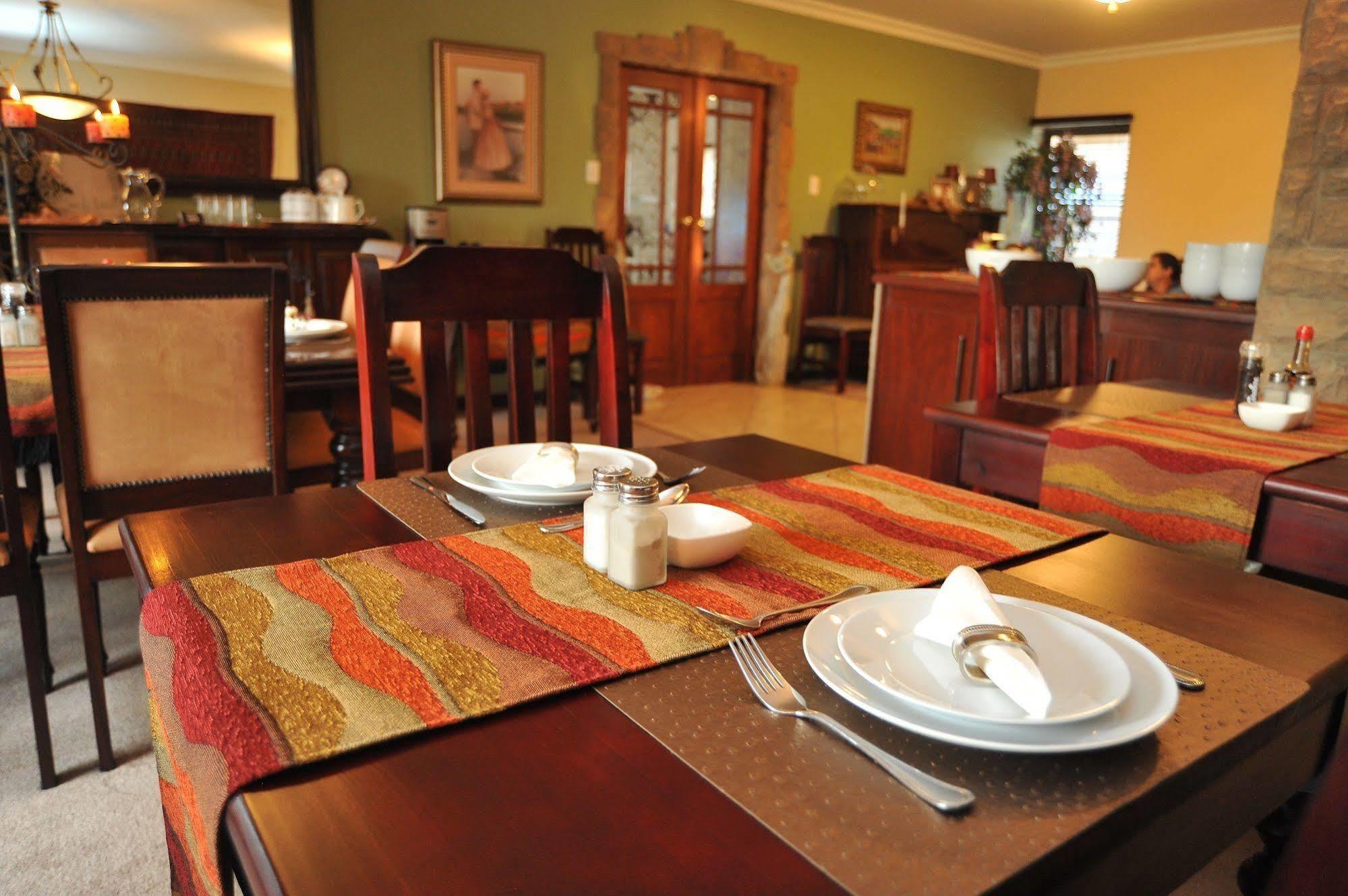 פוצ'פסטרום Sunset Manor Guest House מראה חיצוני תמונה